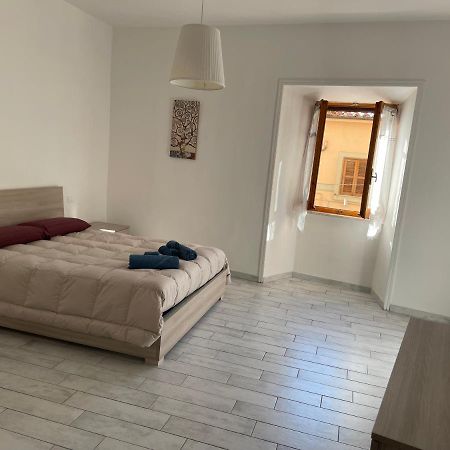 Vivere Il Borgo Sul Lago Дженцано ди Рома Екстериор снимка