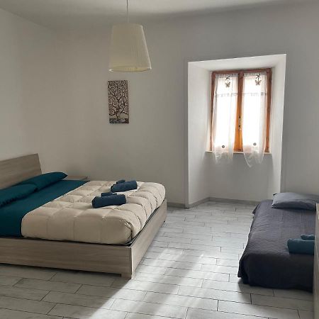 Vivere Il Borgo Sul Lago Дженцано ди Рома Екстериор снимка
