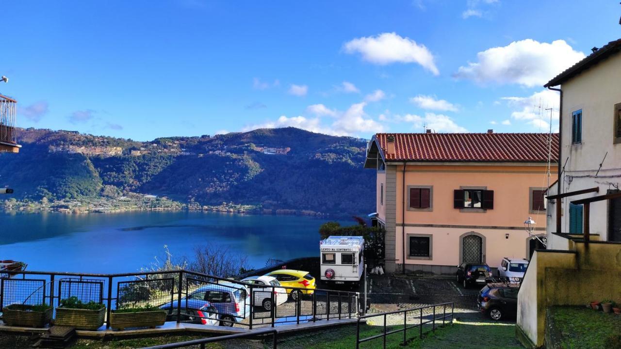 Vivere Il Borgo Sul Lago Дженцано ди Рома Екстериор снимка